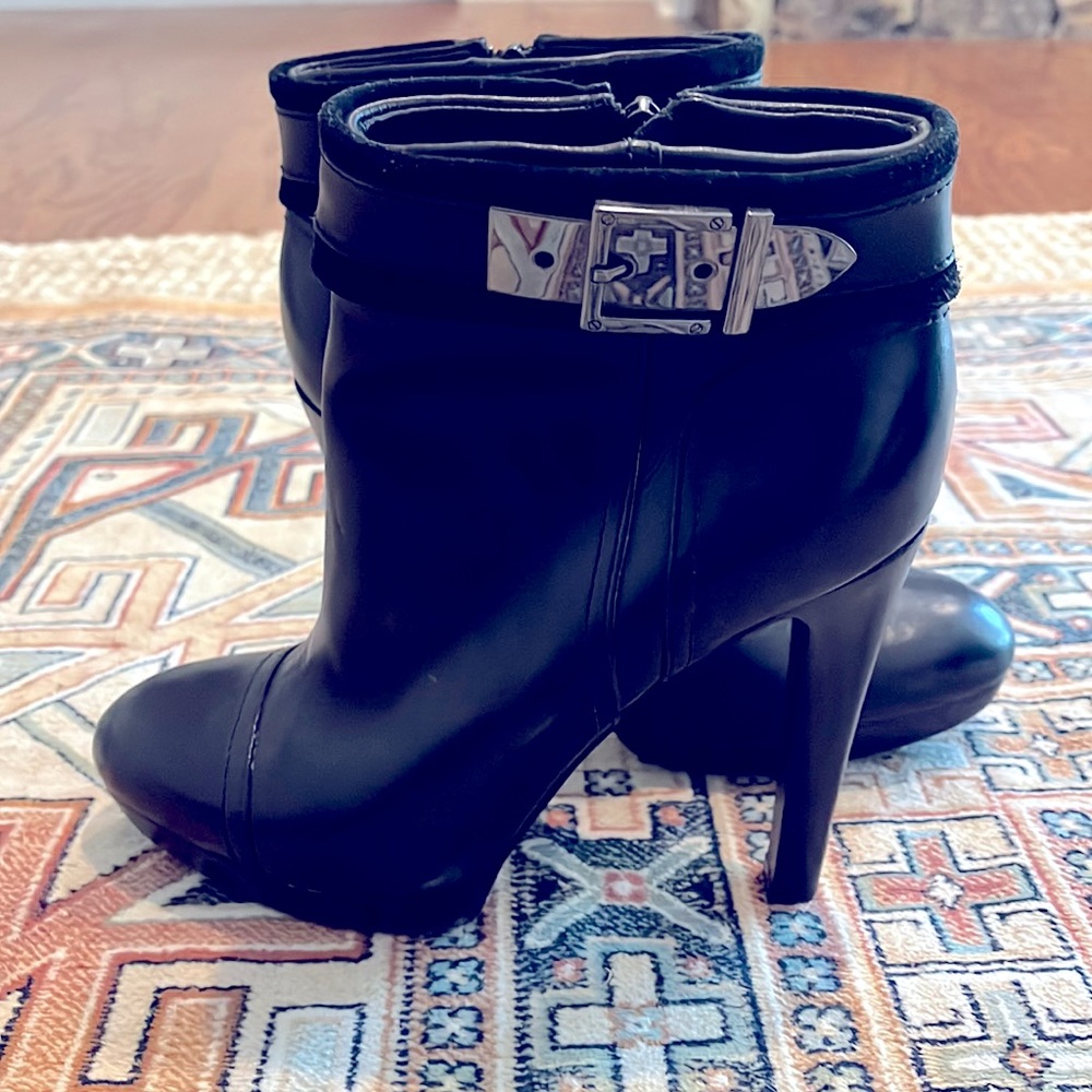 Tory Burch Black Leather Boots 8M 4.5” heel